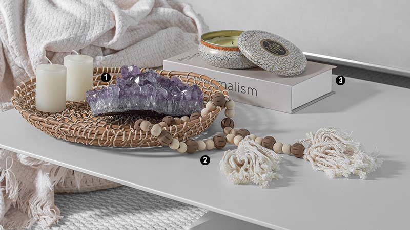 bandeja-cristais-acessorios Bandeja com cristais, velas e acessórios